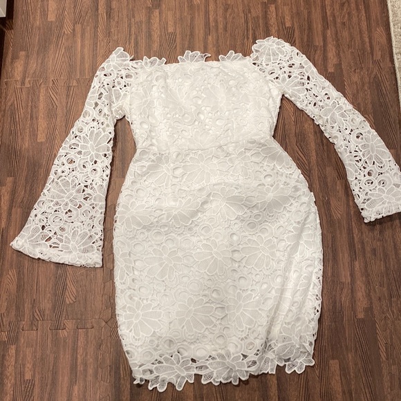 Glamorous off shoulder lace dress. Sz M - Picture 1 of 7